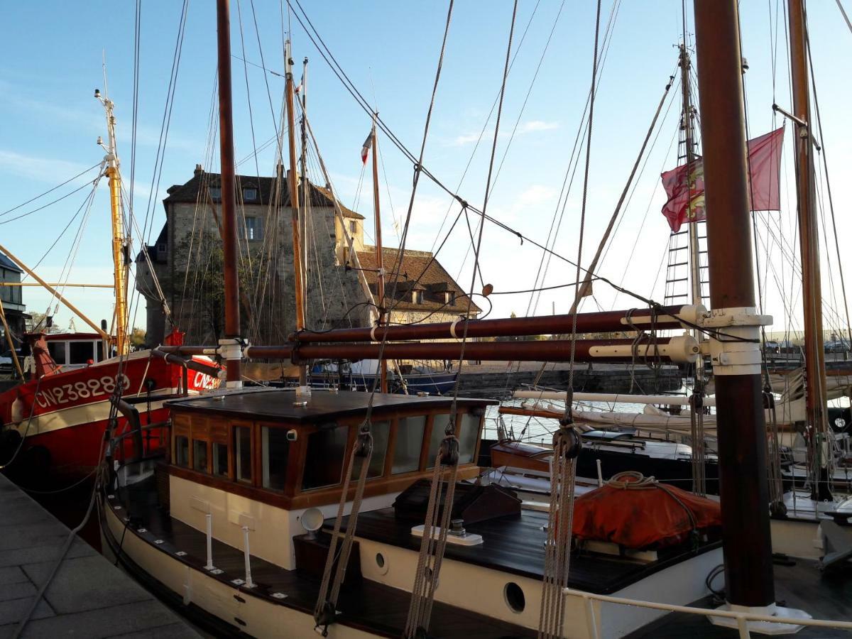 Le Studio Du Gouverneur Honfleur Exterior photo